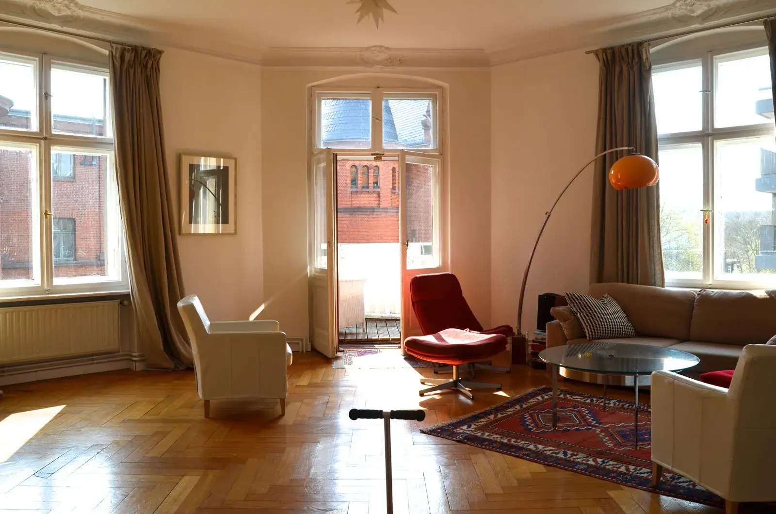 Wunderschöne 4.5-Zimmer Altbau-Wohnung am Bundesplatz