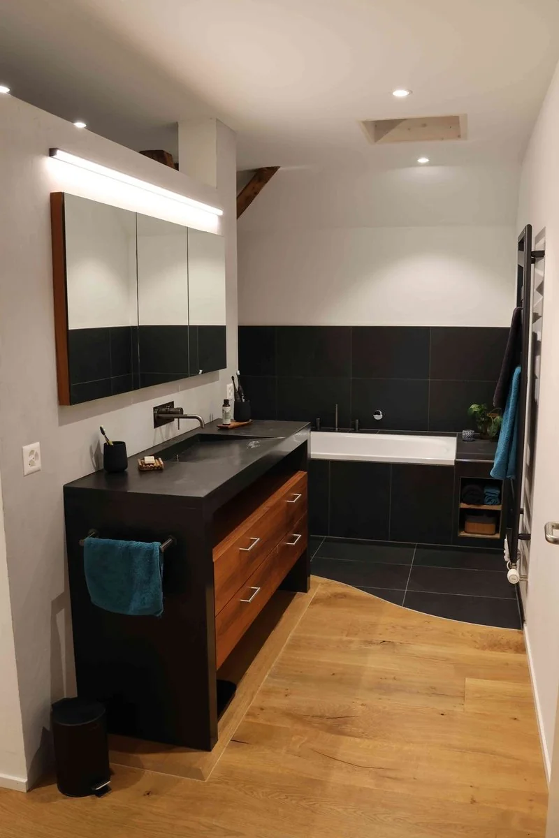 Befristet, möbliert: Grosszügige 5.5-Zimmer-Maisonettewohnung in Unterengstringen