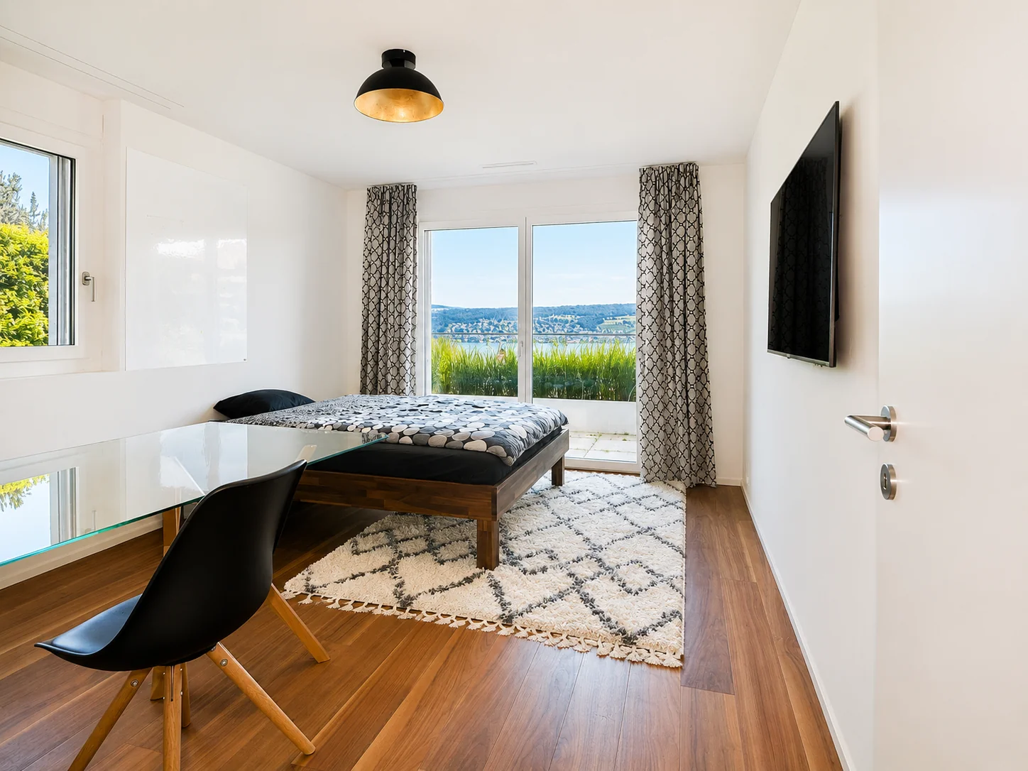 Befristet, möbliert: Moderne 3.5-Zi.-Wohnung mit Seesicht in Rüschlikon