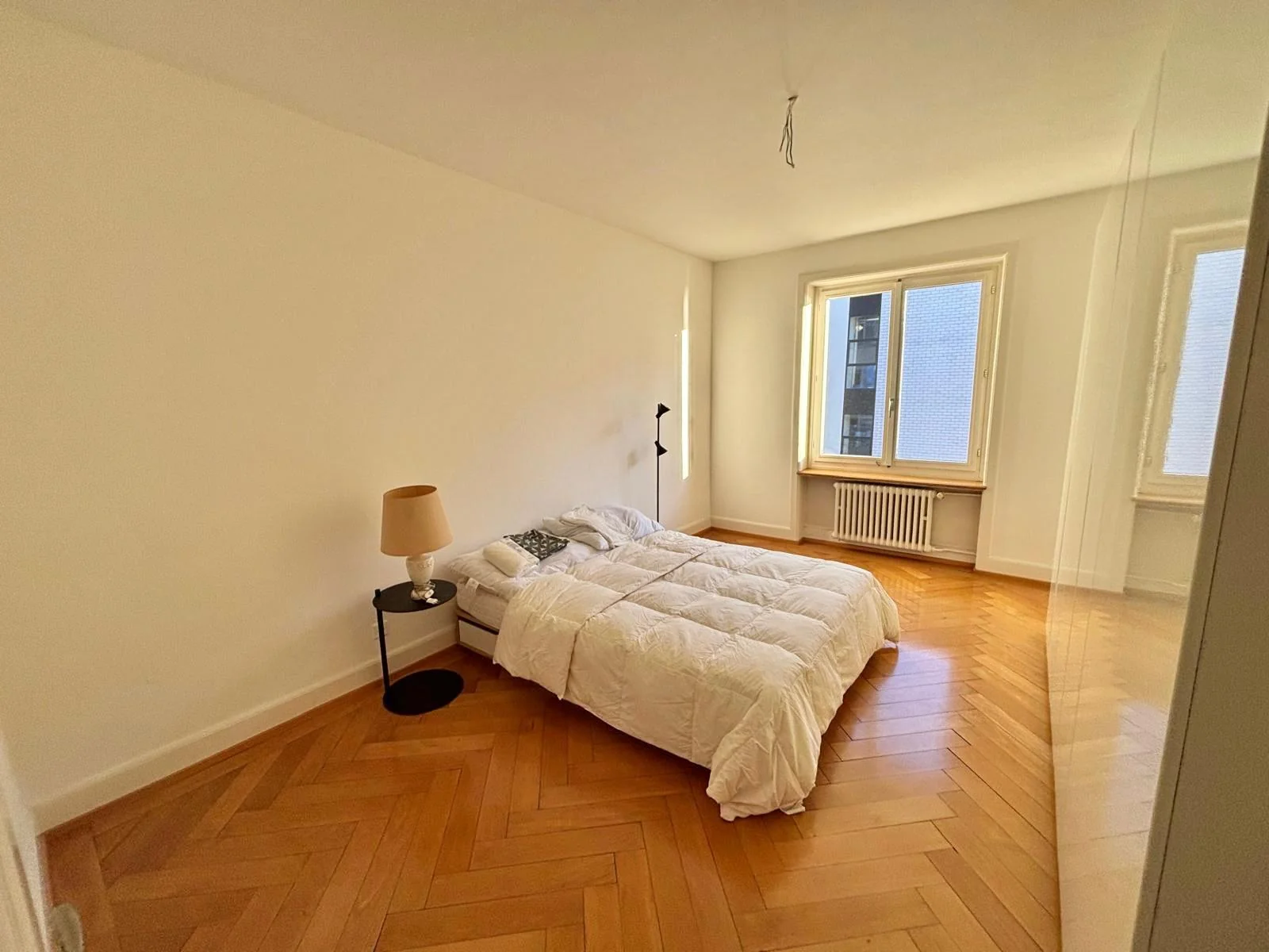 Wohnen, wo Zürich am schönsten ist – möblierte 3-Zimmer-Altbauwohnung beim Bellevue