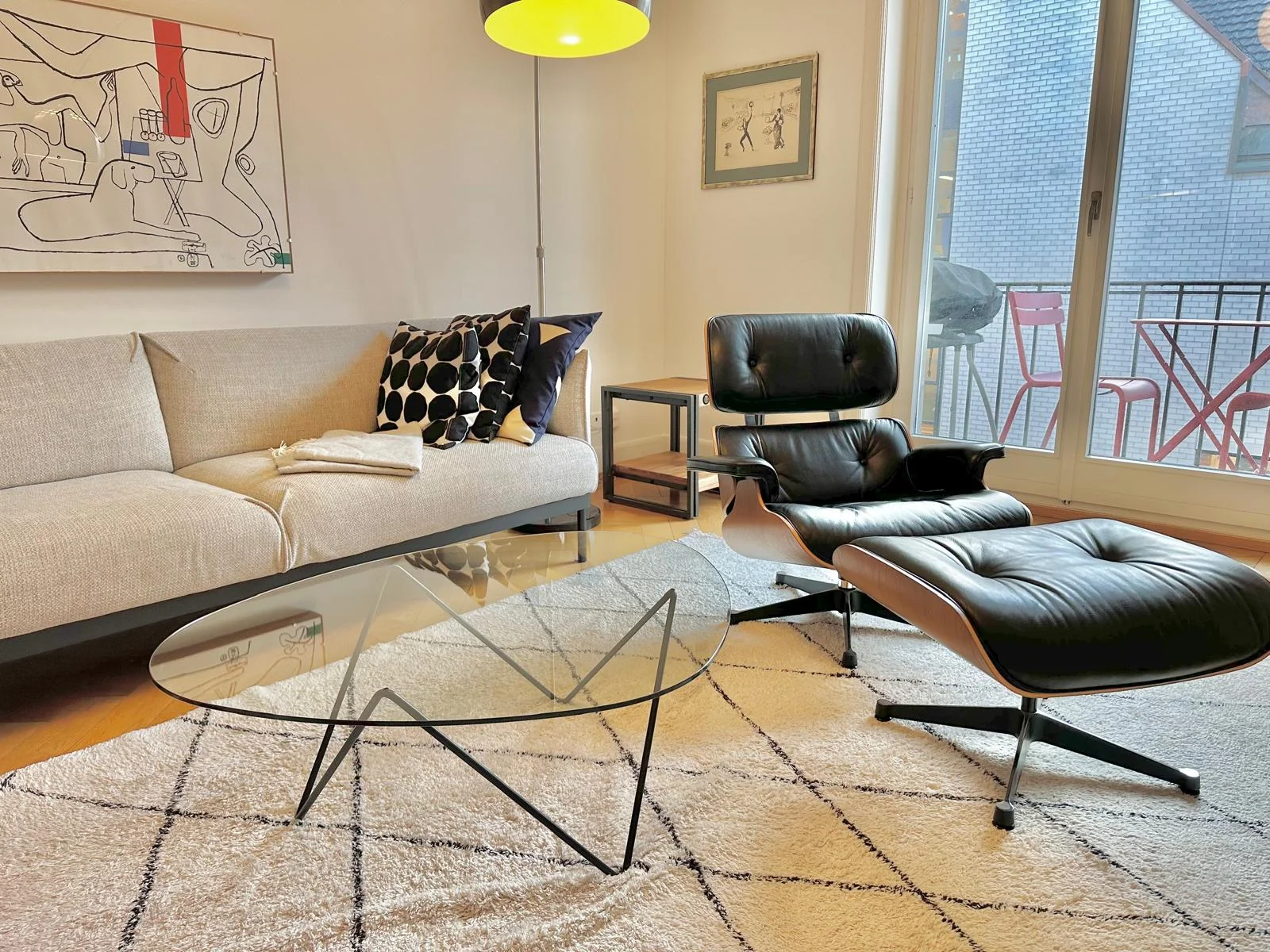 Wohnen, wo Zürich am schönsten ist – möblierte 3-Zimmer-Altbauwohnung beim Bellevue