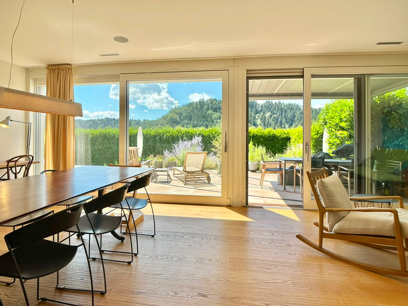 Voll möbliert: 4.5-Zimmer-Wohnung, 170 m², Stallikon