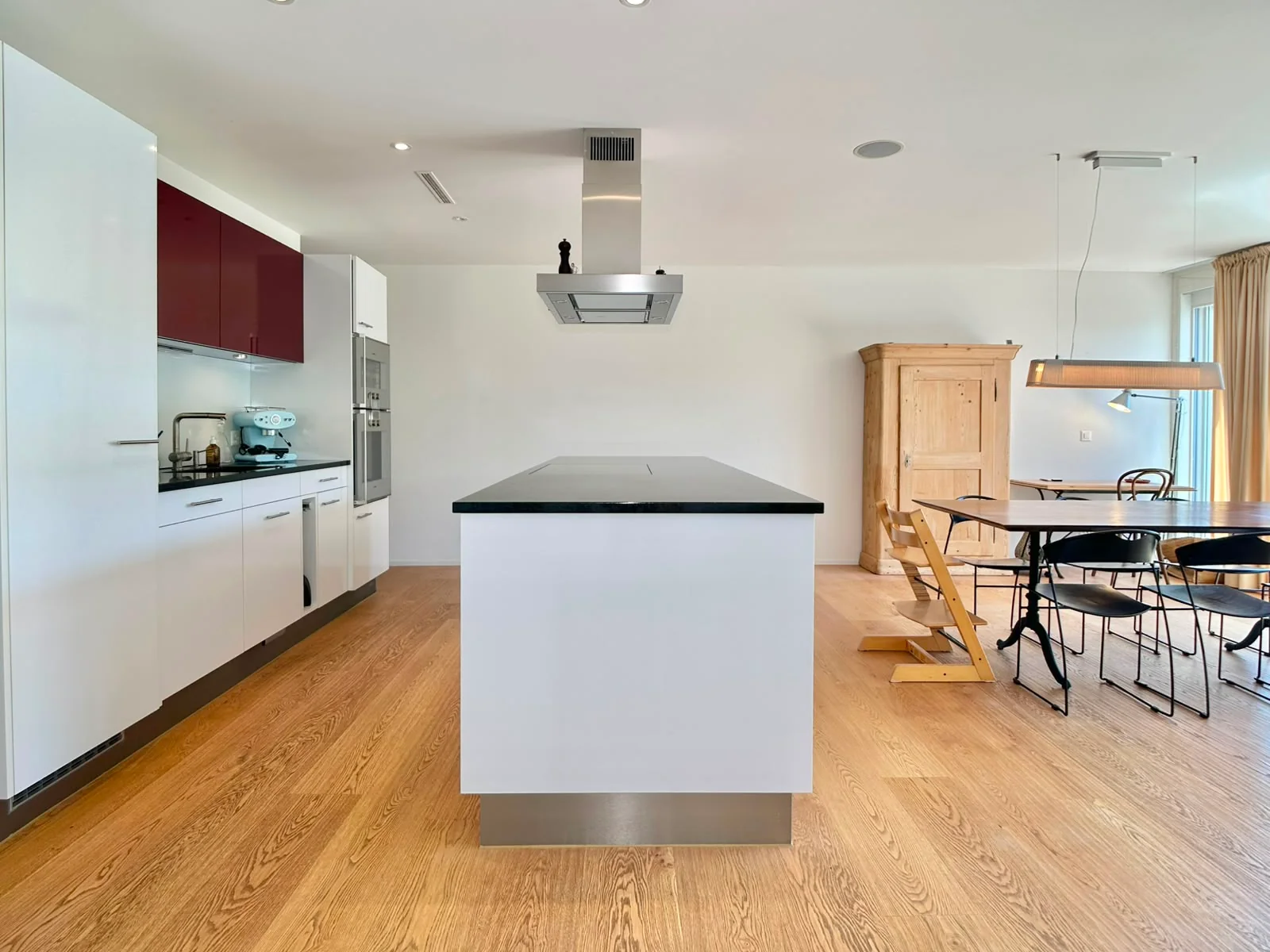 Voll möbliert: 4.5-Zimmer-Wohnung, 170 m², Stallikon