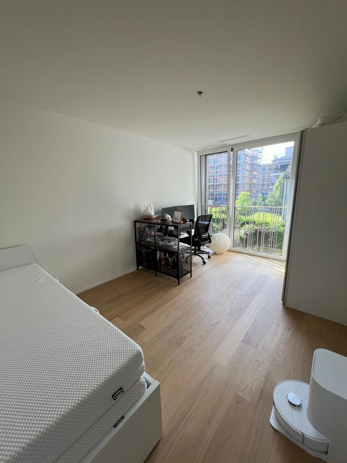 Befristet & möbliert: Moderne 3.5-Zimmer-Wohnung in Egg