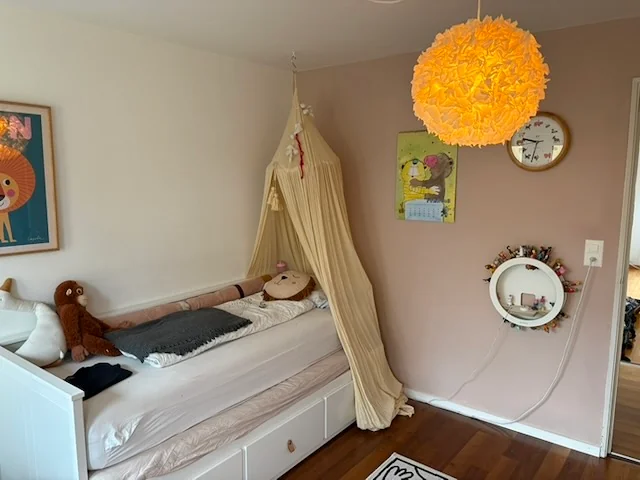 Befristet, möbliert: äusserst stilvolle 6.5-Zimmer Gartenwohnung